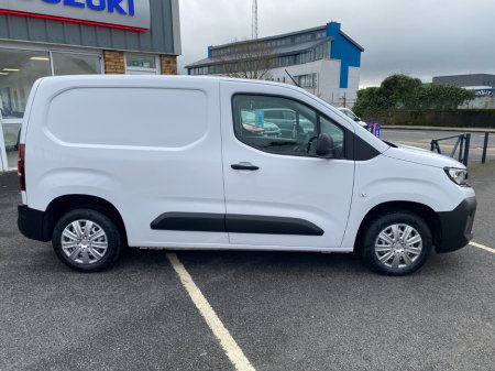 2024 Opel Combo  €20,950 thumbnail