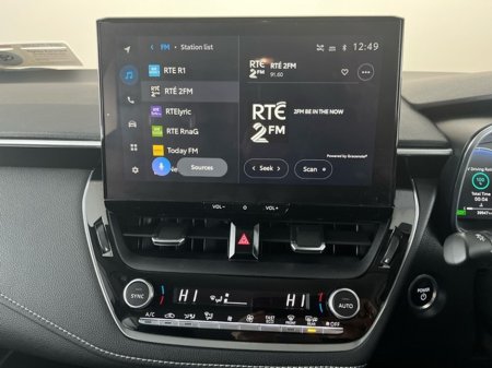 2024 Toyota Corolla LUNA SALOON Hybrid €28,950 thumbnail