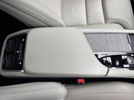 2023 Volvo XC90 - thumbnail 15