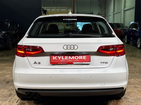 2016 Audi A3 1.4 TFSI - ALLOY WHEELS - MULTI FUNCTION STEERING WHEEL - CRUISE CONTROL - REVERSE CAMERA €14,950 thumbnail