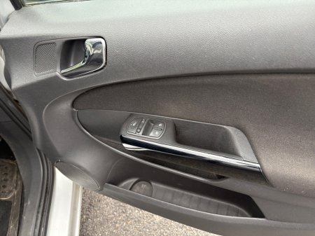 2011 Opel Corsa - thumbnail 12