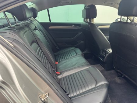 2016 Volkswagen Passat - thumbnail 8