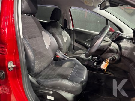 2017 Peugeot 2008 - thumbnail 14