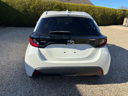 2022 Toyota Yaris - thumbnail 4