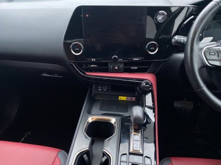 2023 Lexus NX 450 h+ - thumbnail 11