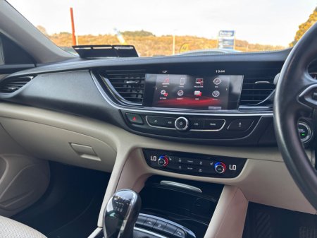 2017 Opel Insignia - thumbnail 9