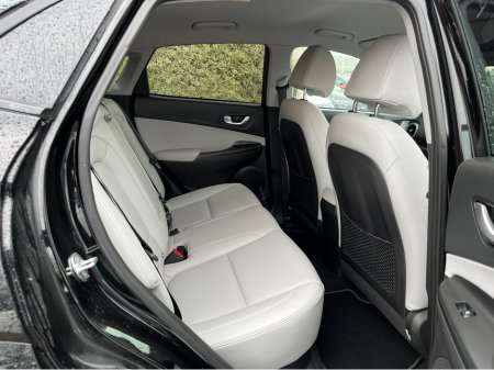 2023 Hyundai Kona KAUAI PREMIUM 64KWH EV //FULL LEATHER//HEATED SEATS AND STEERING WHEEL//REVERSE CAMERA//SAT NAV//KRELL SOUND SYSTEM// €23,950 thumbnail