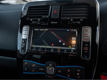 2016 Nissan Leaf - thumbnail 25