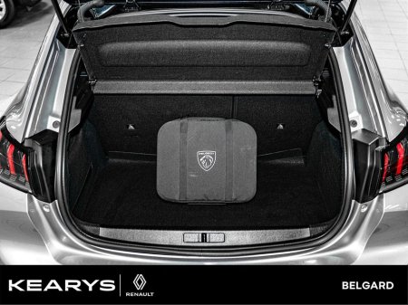 2023 Peugeot 208 Electric 136bhp (50 kWh) GT €19,900 thumbnail