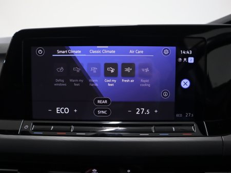 2024 Volkswagen Golf *41* STYLE TSI E-HYBRID S DSG €29,900 thumbnail