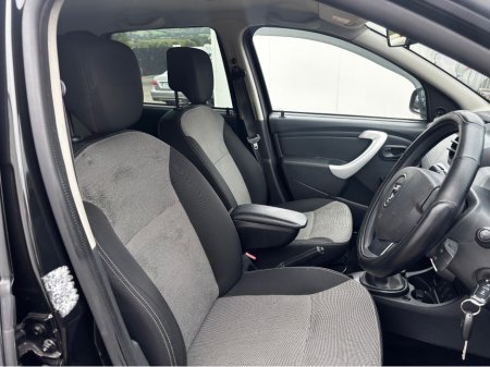 2016 Dacia Duster ALTERNATIVE 1.5 DCI 110 4DR €8,900