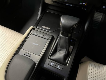 2022 Lexus ES 300 H 300HExecutive - Reversing Camera - Sunroof - Sat Nav - Climate Control - Electric Heated Seats - Keyless Start - Auto Lights/Wipers €43,950