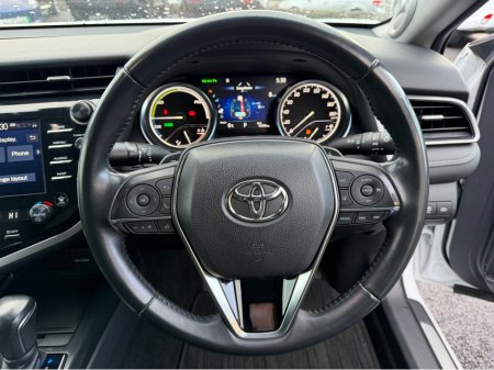 2020 Toyota Camry - thumbnail 19