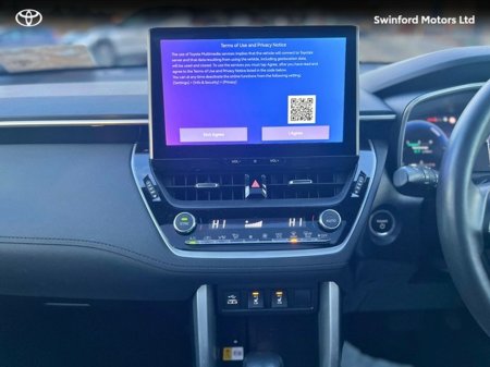 2024 Toyota Corolla Cross COROLLA CROSS SOL 1.8 €37,950 thumbnail