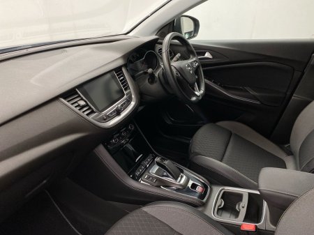 2021 Opel Grandland X 1.6 Petrol/Electric FWD 225 PS PHEV SRI €19,995 thumbnail