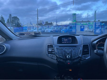 2016 Ford Fiesta RED EDITION 1.0 125PS M M5 2DR €7,950 thumbnail