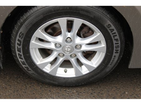 2017 Toyota Corolla - thumbnail 10