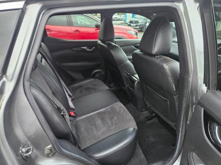 2017 Nissan Qashqai 1.5 DCI N-vision 110PS 5DR €14,500 thumbnail