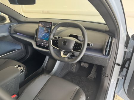 2026 Volvo EX30 - thumbnail 7