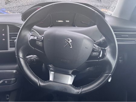 2018 Peugeot 308 - thumbnail 6