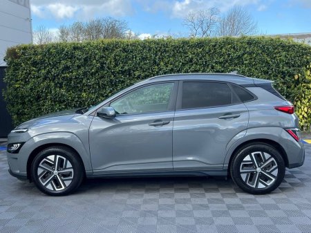 2023 Hyundai Kona - thumbnail 3