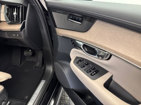 2026 Volvo XC90 - thumbnail 11