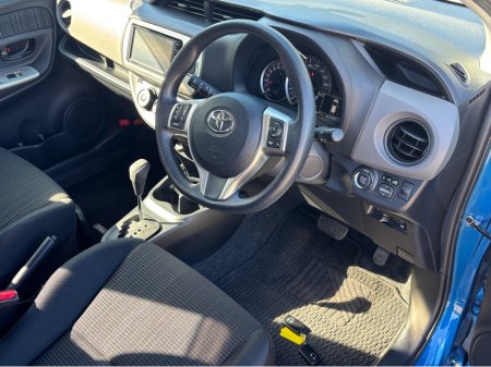 2014 Toyota Vitz - thumbnail 5