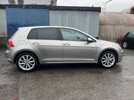 2015 Volkswagen Golf - view 2