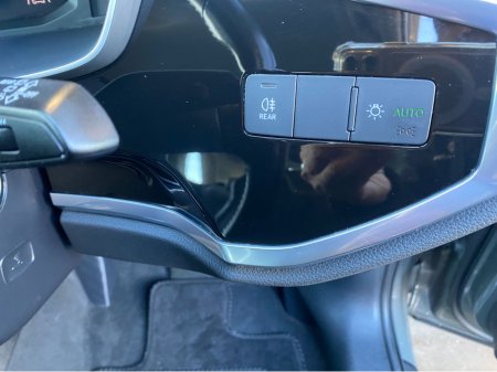 2020 Audi Q3 35 TDI 150 S-TRONIC SE 4DR AUTO €29,950 thumbnail