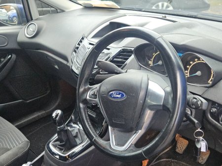 2014 Ford Fiesta - thumbnail 5