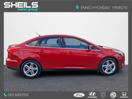 2017 Ford Focus - thumbnail 10