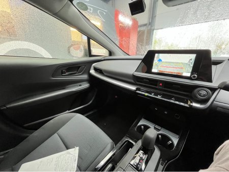 2025 Toyota Prius - thumbnail 14