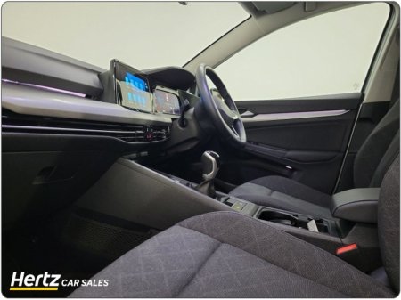 2024 Volkswagen Golf LIFE 110HP Petrol Manual €24,995 thumbnail