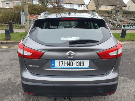 2017 Nissan Qashqai 1.6 DSL // AUTOMATIC // PAN ROOF // €10,995 thumbnail