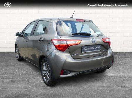 2018 Toyota Yaris Hybrid Luna €17,950 thumbnail