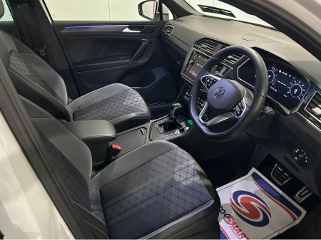 2023 Volkswagen Tiguan R-LINE 1.4 TSI PHEV S- DSG €38,950 thumbnail
