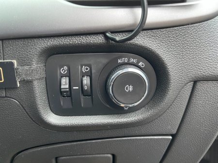 2020 Vauxhall Astra 1.5 Turbo D Business Edition Nav Hatchback 5dr Diesel Manual Euro 6 (s/s) (105 ps) thumbnail