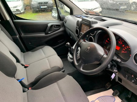 2017 Peugeot Partner 1.6 HDI 75BHP PROFESSIONAL 3 SEATER // PRICE EXCL. VAT // ONE OWNER // EXCELLENT SERVICE HISTORY // €6,463 thumbnail
