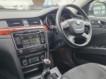 2013 Skoda Superb AMBITION GL 1.6 TDI 105HP 4DR €7,950 thumbnail