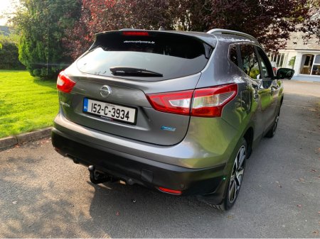 2015 Nissan Qashqai 1.5 SVE LEATHER + GLASS ROYALE ROOF E 4DR €8,995