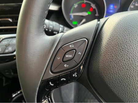 2020 Toyota C-HR SOL AUTOMATIC HYBRID 1.8 PETROL //ADAPTIVE CRUISE CONTROL//KEYLESS ENTRY//REVERSE CAMERA//HEATED SEATS// €22,950 thumbnail
