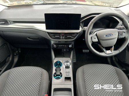 2025 Ford Kuga 2.5 Duratec 243PS PHEV Titanium Automatic €42,950