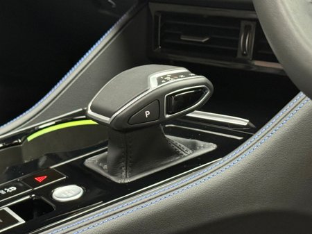 2025 Volkswagen Touareg - thumbnail 22