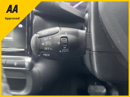 2020 Citroen C3 FLAIR PURETECH S/S AUTO EAT6 €14,750 thumbnail