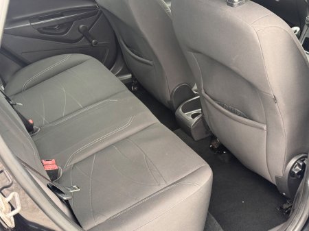 2014 Ford Fiesta - thumbnail 7