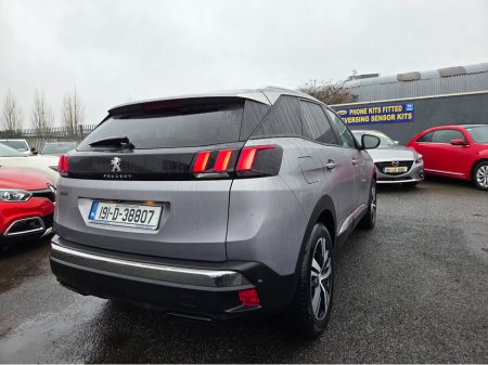 2019 Peugeot 3008 ALLURE 1.2 **  IRISH CAR ** HIGH SPEC MODEL ** REVERSE CAMERA ** HALF LEATHER ** ANDROID AUTO/APPLE CARPLAY ** LANE ASSIST **  2 KEYS ** €17,995 thumbnail