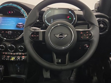 2023 MINI Hatch Electric Level 3 €24,950 thumbnail