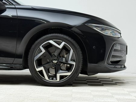 2025 Volkswagen Passat R-LINE 1.5 PHEV DSG €42,990 thumbnail