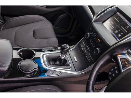 2017 Ford Edge - thumbnail 6