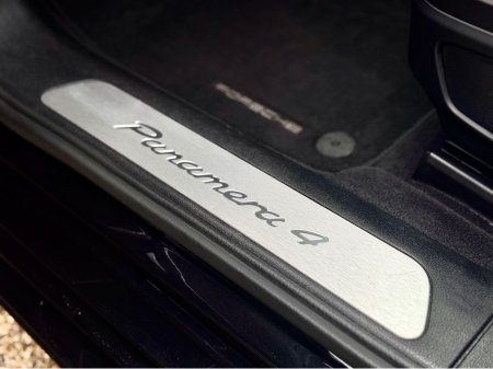 2018 Porsche Panamera 3.0 EHYBRID 4 5DR AUTO €56,950 thumbnail